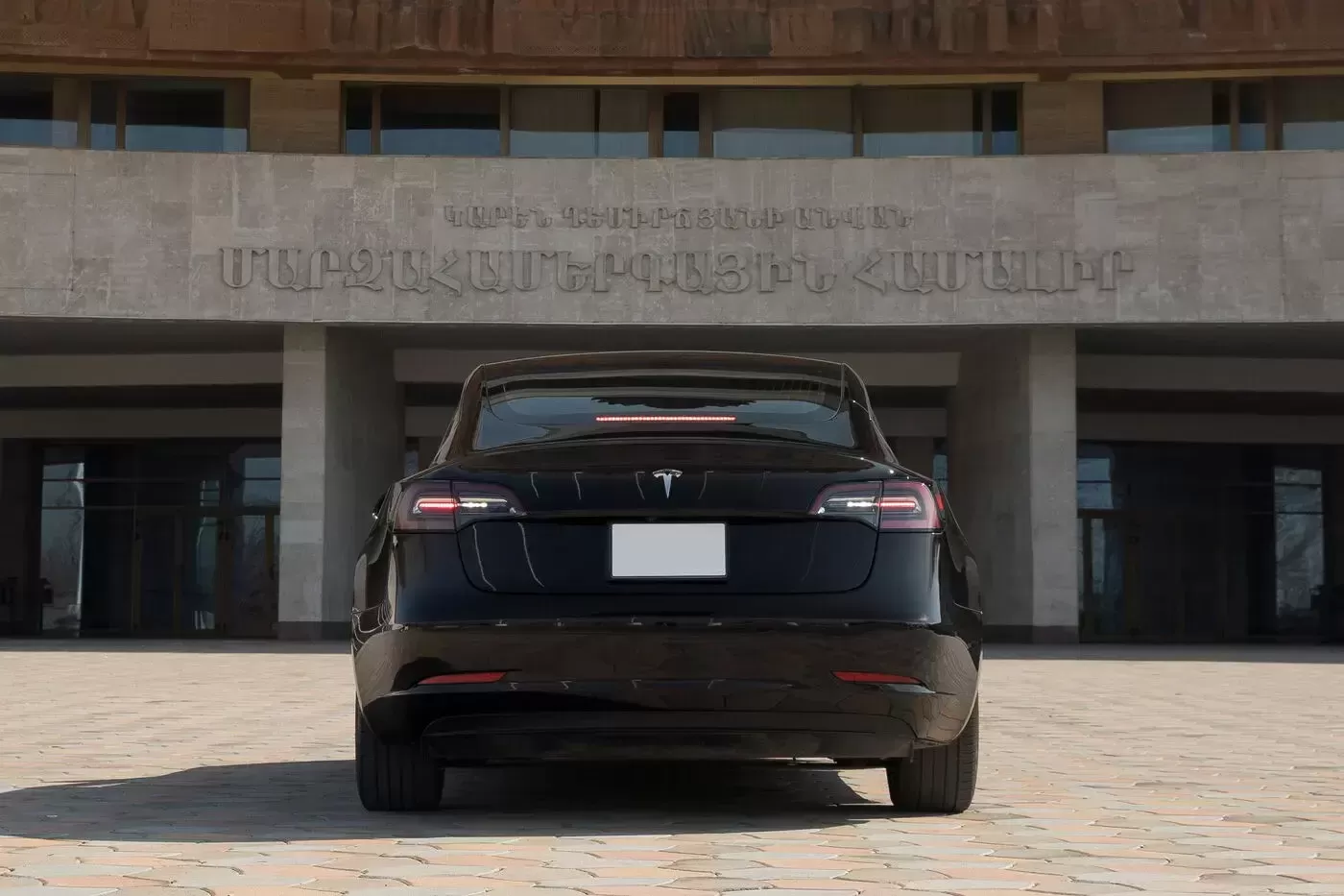 Tesla Model 3- 2019 - Rear.webp