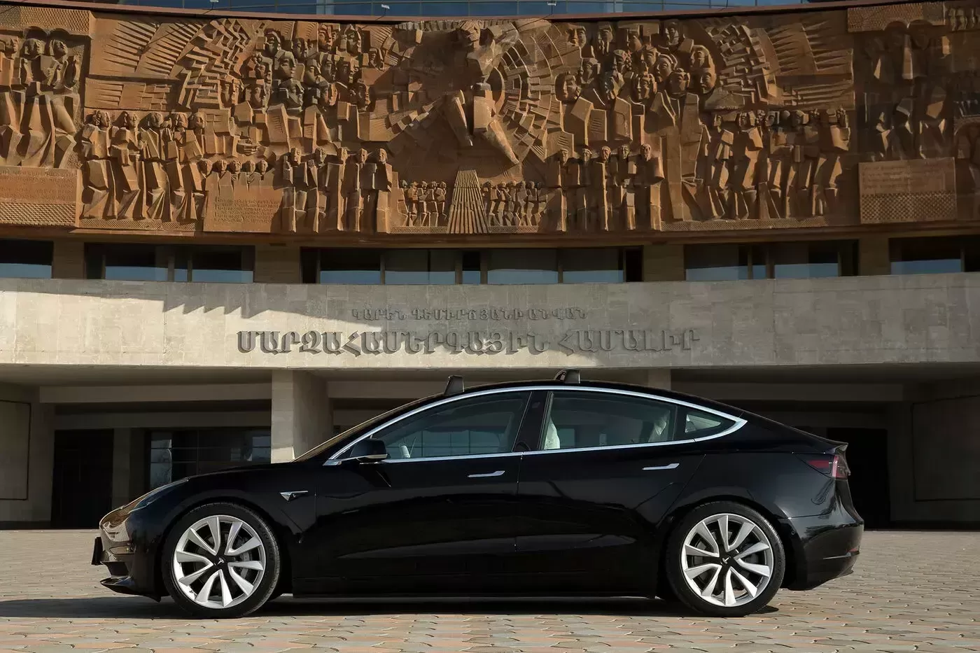 Tesla Model 3 - 2019 - Left.webp