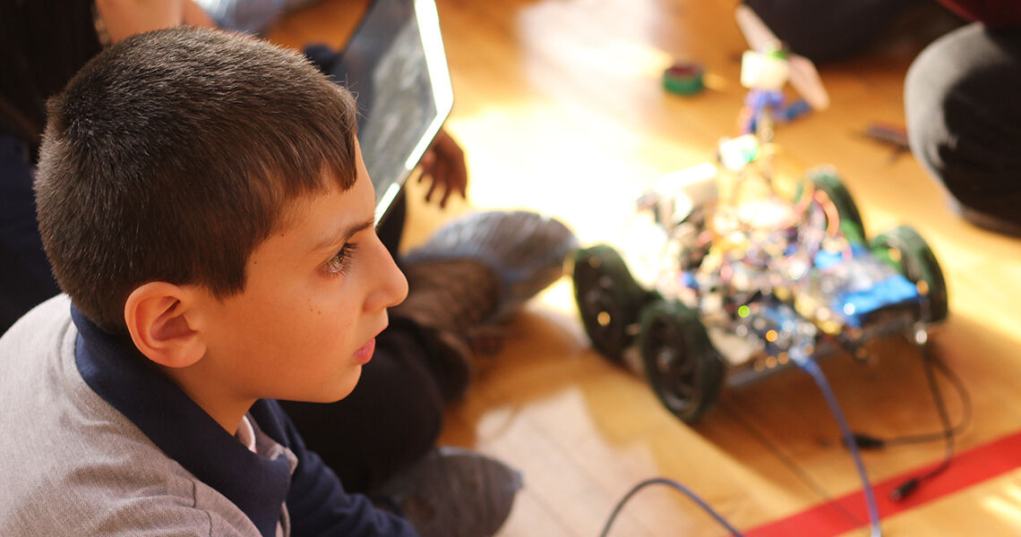 Armrobotics-teams.jpg